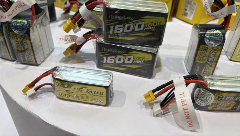 足球无人机电池